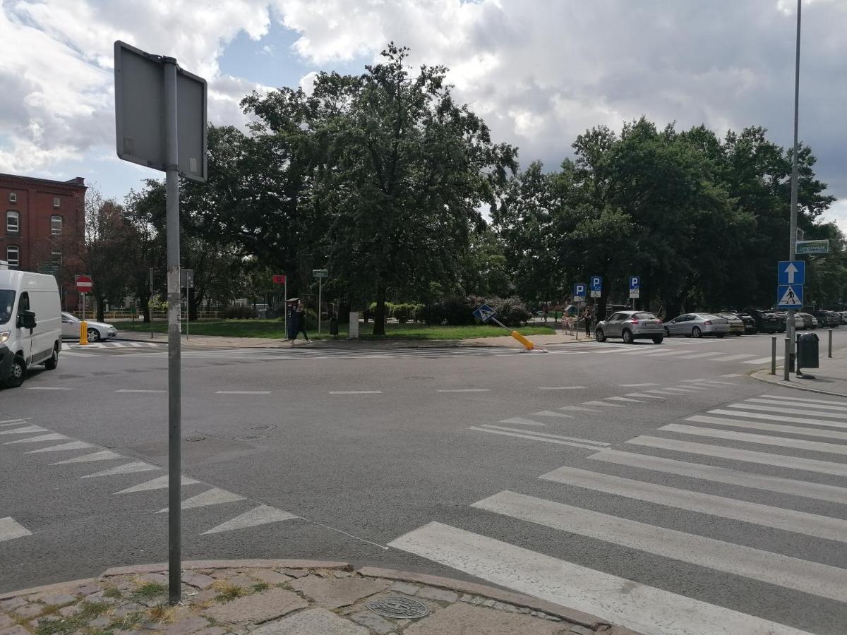 Hostel Tulip - Pokój 5 ze wspólną łazienką i kuchnią Estetino Exterior foto